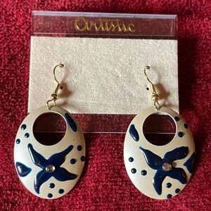 NOS Artistic Blue Enameled Oval Disc Drop Earring